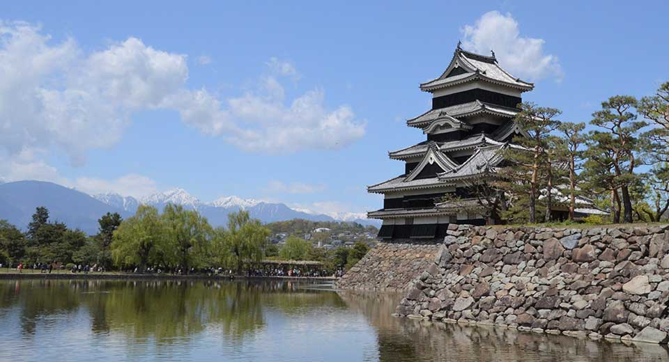 matsumoto_castle_alps